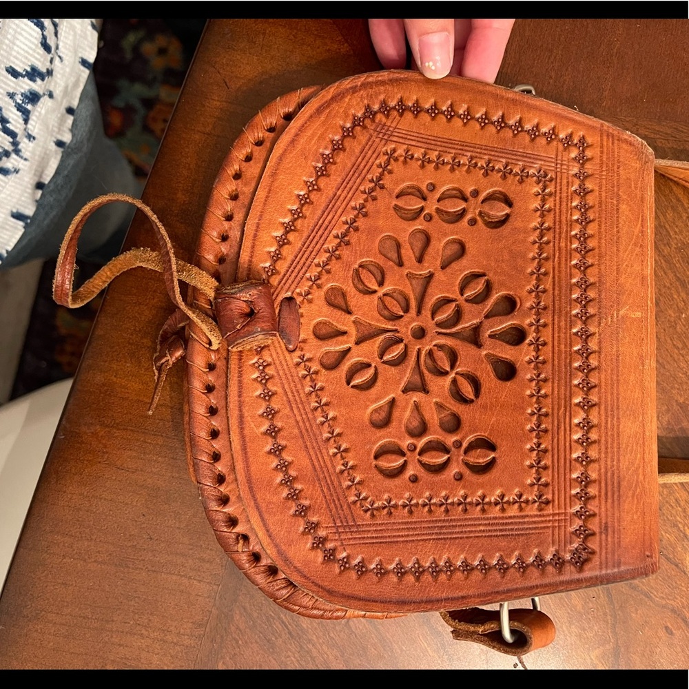 Vintage leather crossbody bag